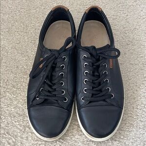 Ecco Soft 7 black leather sneakers size 8-8.5